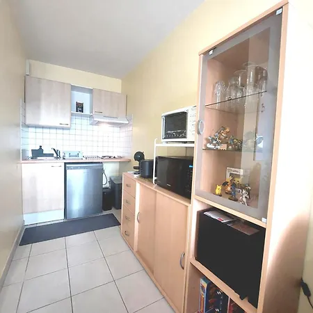 Minimes - A Pied - Parking Couvert - Balcon La Rochelle (Charente-Maritime)